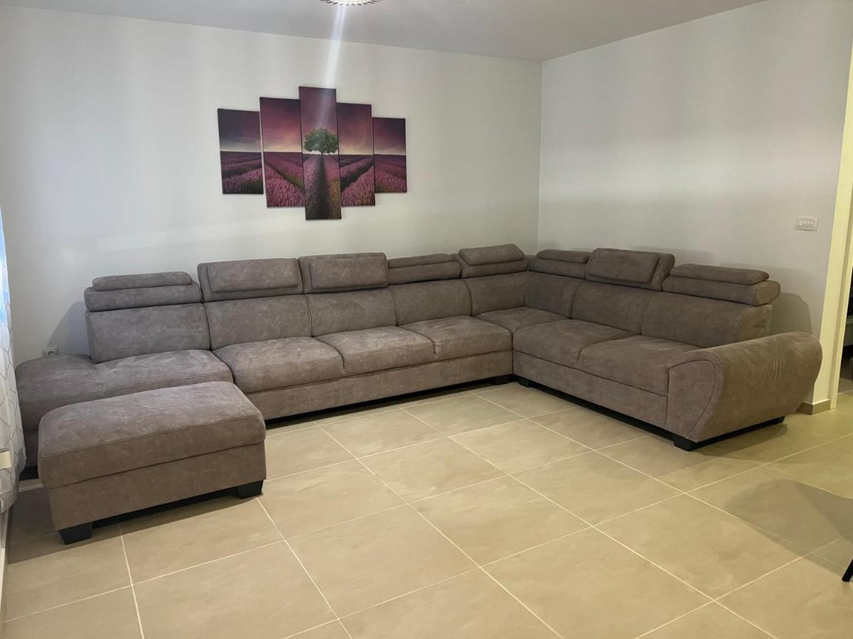 Apartment Brno Pula Bagian luar foto