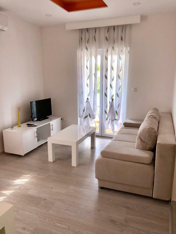 Apartment Brno Pula Bagian luar foto
